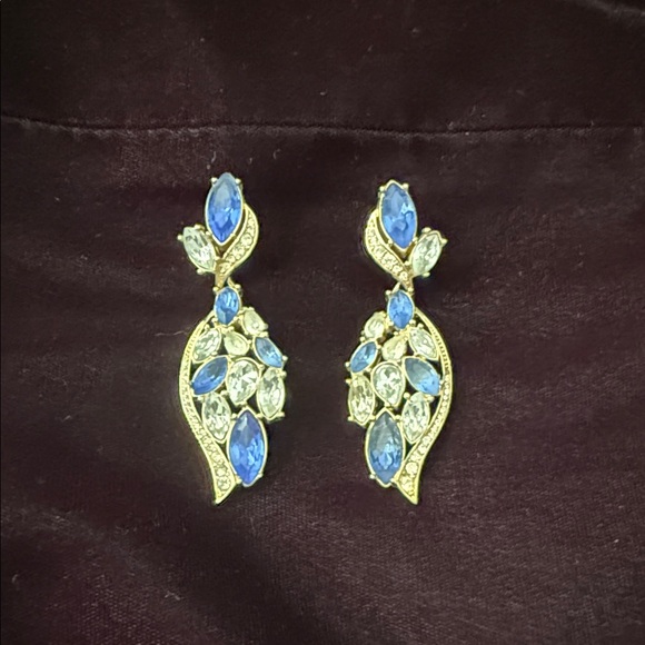 Jewelry - Elegant Blue and Gold Earrings